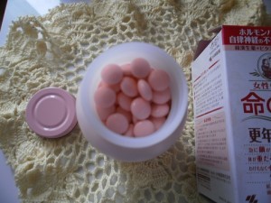 命の母ピンク錠剤-300x225.jpg